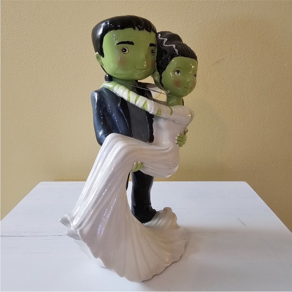 Goblin & Ghoul Frankenstein and His Bride Figurine - Picture 3 of 11